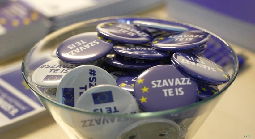 Éljünk választójogunkkal – EU-s információs napot tartottak Pécsen