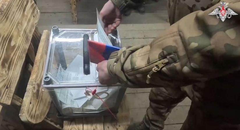 Ilyen földalatti bunkerekben választanak elnököt az orosz katonák a fronton  videó