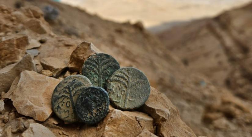Ritka érméket fedeztek fel a sivatagban