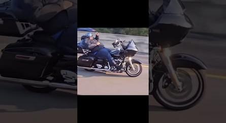 Egy újabb meghökkentő motoros felvétel az autópályáról