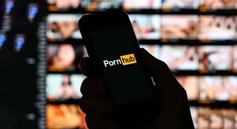 Pert indított a Pornhub és még két felnőttoldal üzemeltetője az Európai Unió ellen