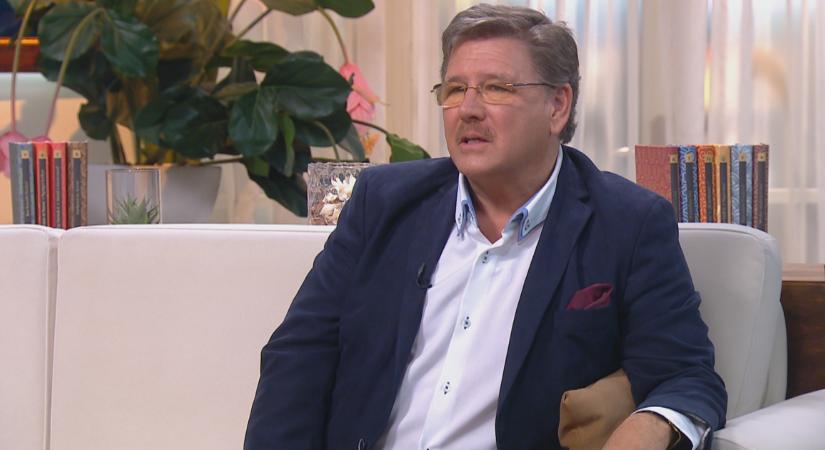 A TV2 riportere retteget, hogy valamiben kárt tesznek Kautzky Armand lélegzetelállító otthonában