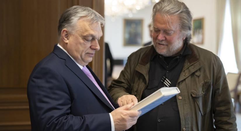 Orbán Viktor Steve Bannonnal találkozott