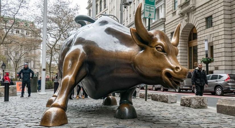 Szaggatta az istrángokat csütörtökön a Wall Street-i bika