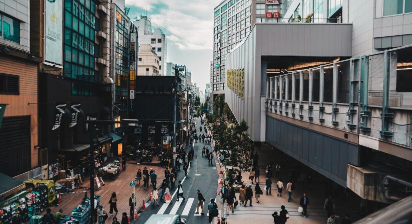 Miért nincs Tokióban dugó, és mit nyer vele még a város?