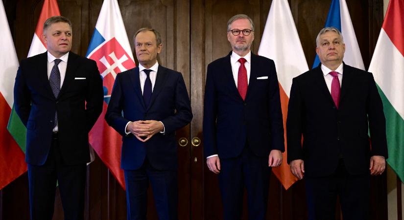 Heves volt a vita a prágai V4-találkozón, Tusk és Fiala még kiabált is Orbánnal