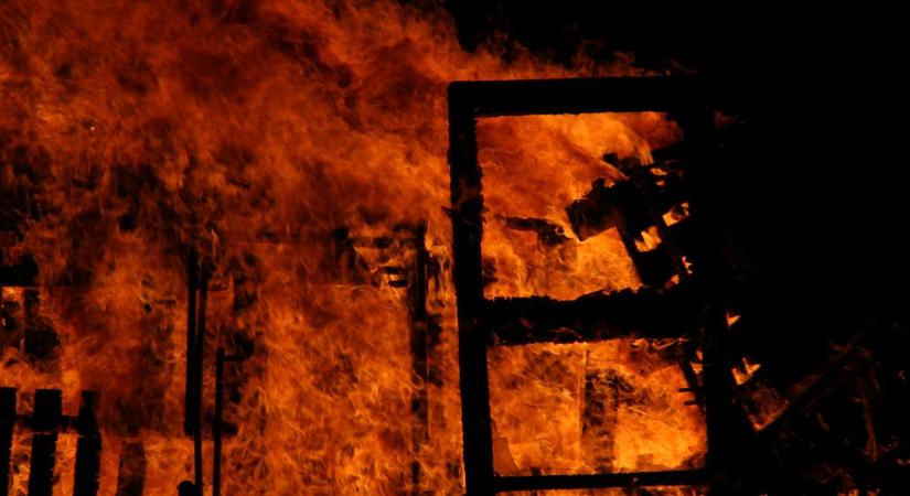 Éjszaka elszabadult a pokol Zuglóban: egy középkorú nő halálra égett a saját otthonában