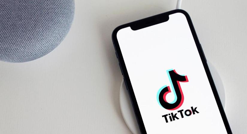 Sokan viccnek hitték, de tényleg betiltanák a TikTokot: a képviselőház jövő héten szavaz az oldal elleni jogszabályról