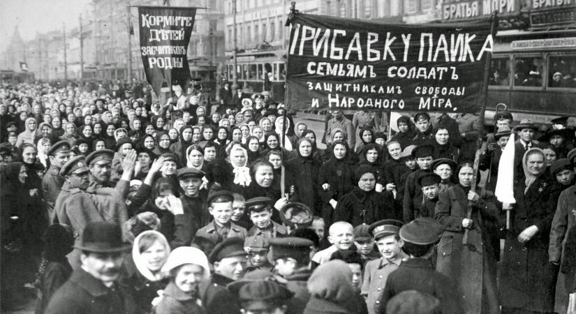 1917. március 8.: Háziasszonyok és munkásnők tüntetése Szentpéterváron