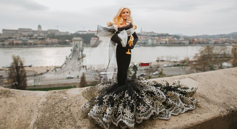 Magyar luxusdivatház tervezett ruhakollekciót Barbie babának