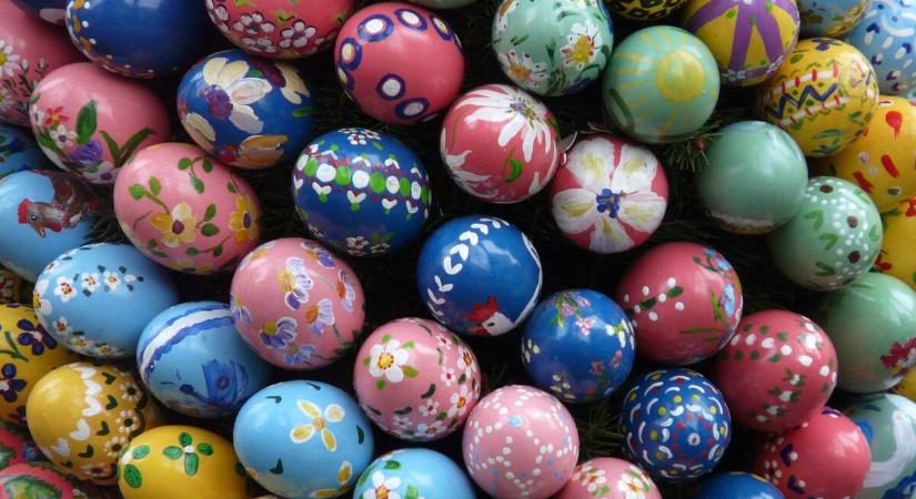 Vakarás, berzselés, maratás – így díszítették nagyanyáink a húsvéti tojást