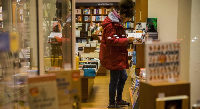 Az elvesztett perek sem állítják le az állami büntetéssorozatot a könyvesboltok ellen