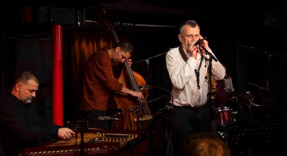 Albumpremier: itt a Dresch Quartet Londonban rögzített koncertalbuma