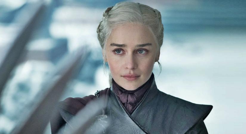 Szomorú bejelentést tett Emilia Clarke: súlyos betegséggel küzd a Trónok harca női sztárja