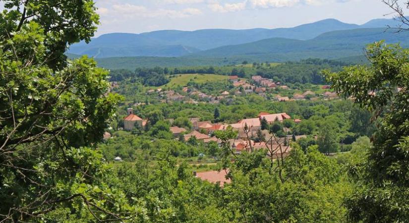 Világszép kis falvak bújnak meg a magyar hegyekben: képeslapra illik a környékük