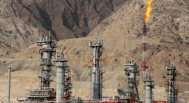 Robbanás történt egy iráni olajfinomítóban, 10 ember vesztette életét