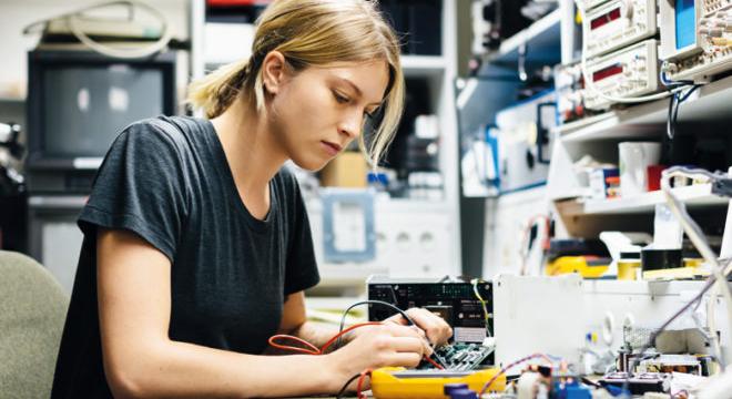 Nőnapon indult a női mérnök program