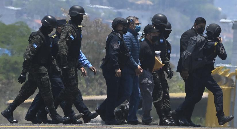 Életfogytiglani vár a hondurasi elnökre, aki narkódiktatúrát csinált a közép-amerikai országból
