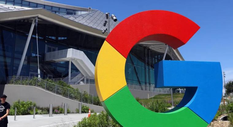 A Google egykori alkalmazottját üzleti titkok eltulajdonításával és ipari kémkedéssel vádolják