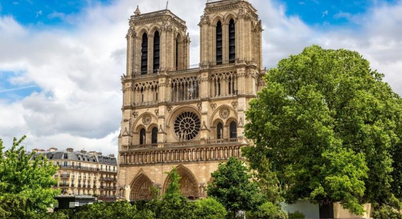 Újabb mérföldkő a párizsi Notre-Dame újjáépítésében