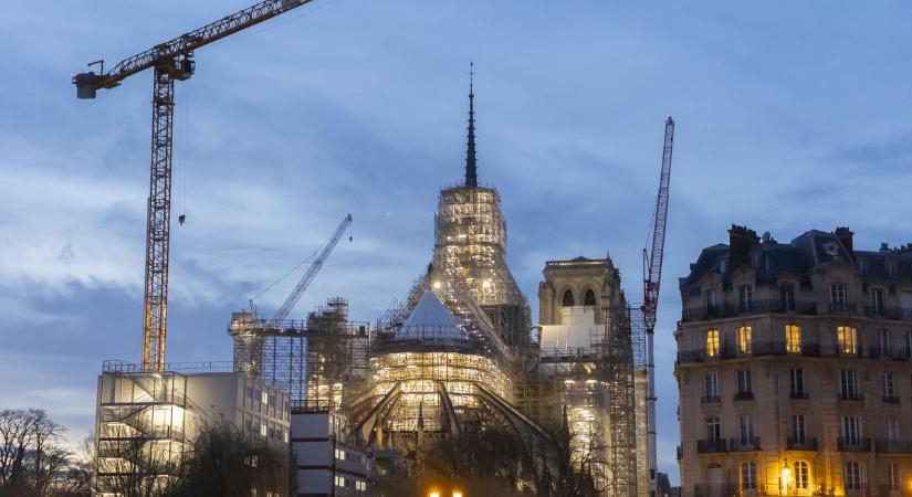 Nagy dolog történik Párizsban, az öt éve leégett Notre-Dame-ról van szó – fotó