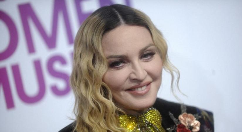Madonna számon kérte a tolószékben ülő rajongóját, hogy miért nem táncol