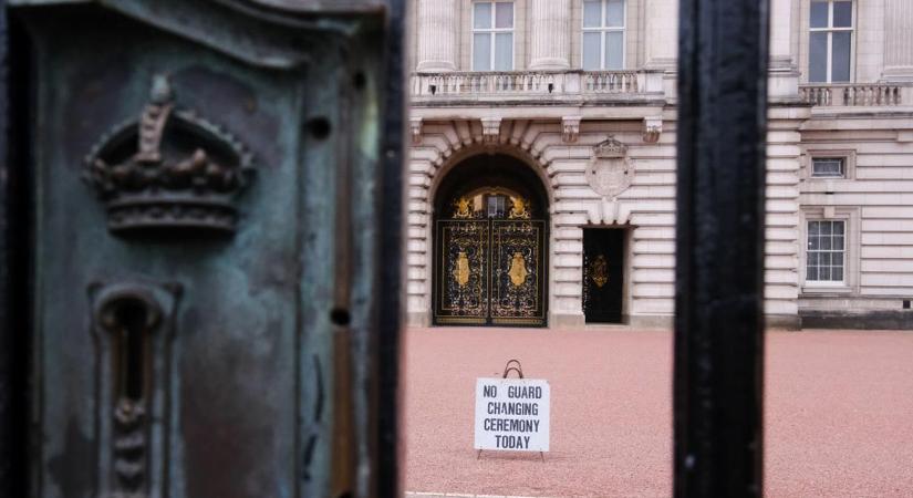 Súlyos incidens történt a Buckingham-palotánál, fegyveres rendőrök avatkoztak közbe