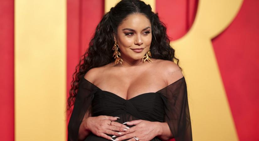 Az Oscar-gála vörös szőnyegén derült ki, hogy Vanessa Hudgens gyereket vár