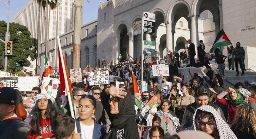 Izrael-ellenes tüntetők masíroztak Los Angeles utcáin az Oscar-gála napján – frissül
