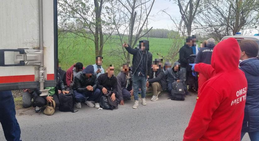 Nagylakon, Ásotthalmon, Röszkén és Szegeden is fogtak migránsokat