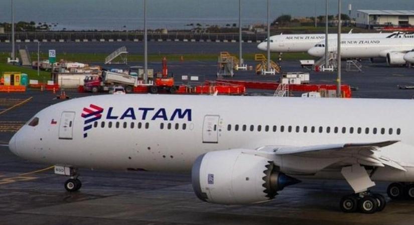 Rengeteg ember megsérült egy Új-Zélandra tartó repülőgépen
