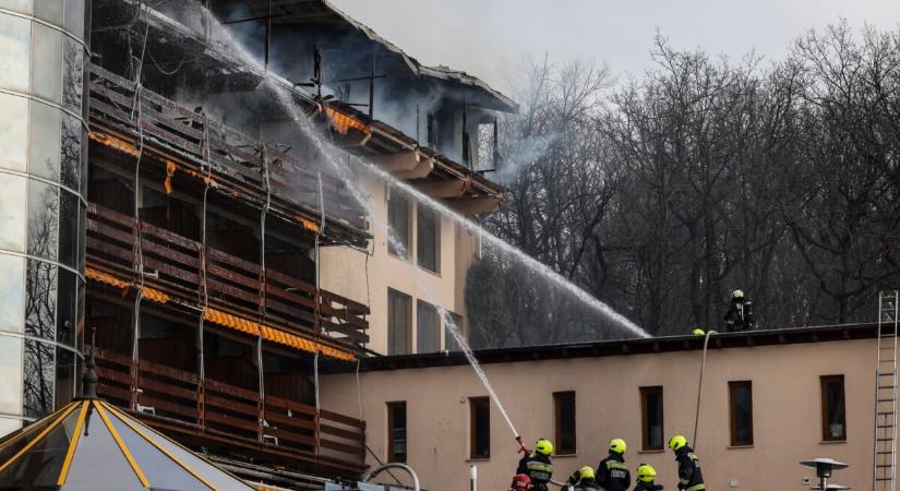 Bezárták a leégett visegrádi Hotel Silvánust