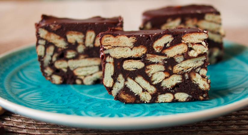 Isteni csokis-kekszes édesség sütés nélkül: tejmentes recept