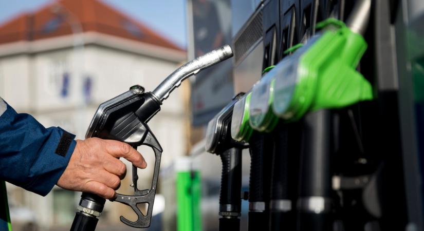 Várjon még a tankolással, szerdától három forinttal olcsóbb lesz a benzin