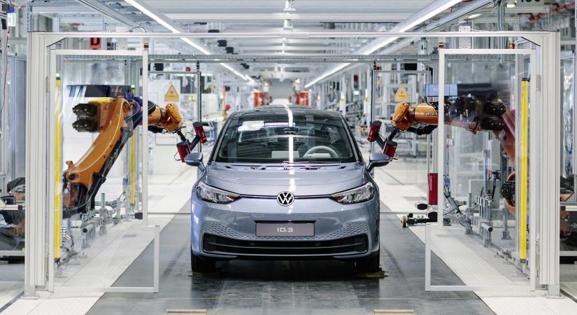 Mégsem bővítik a legolcsóbb villany-Volkswagen gyártását