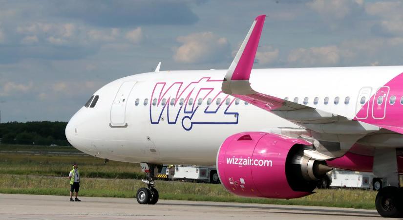 A Wizz Air járatának fedélzetén szülte meg a gyermekét egy nő – fotó