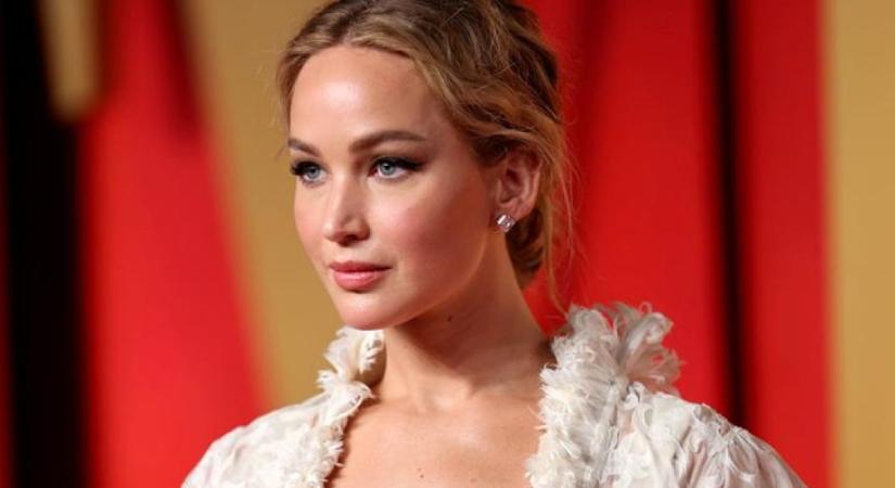 Jennifer Lawrence pöttyös Oscar-ruhája 1500 óra alatt készült el