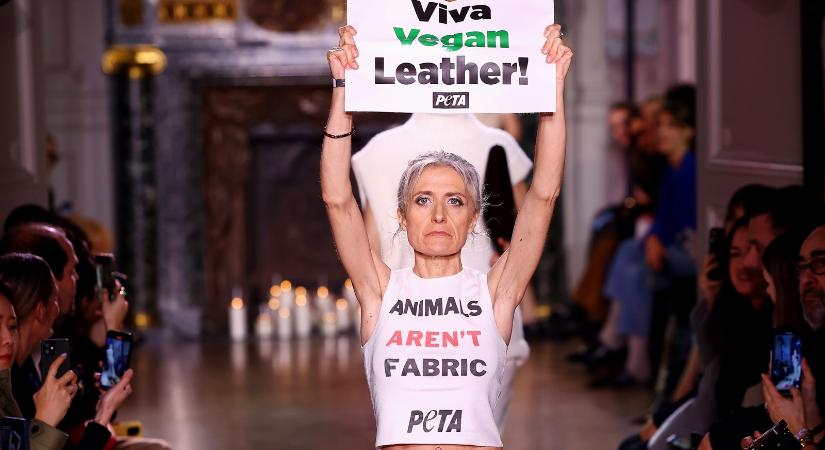 Botrány Victoria Beckham divatbemutatóján: vegán aktivisták zavarták meg a műsort