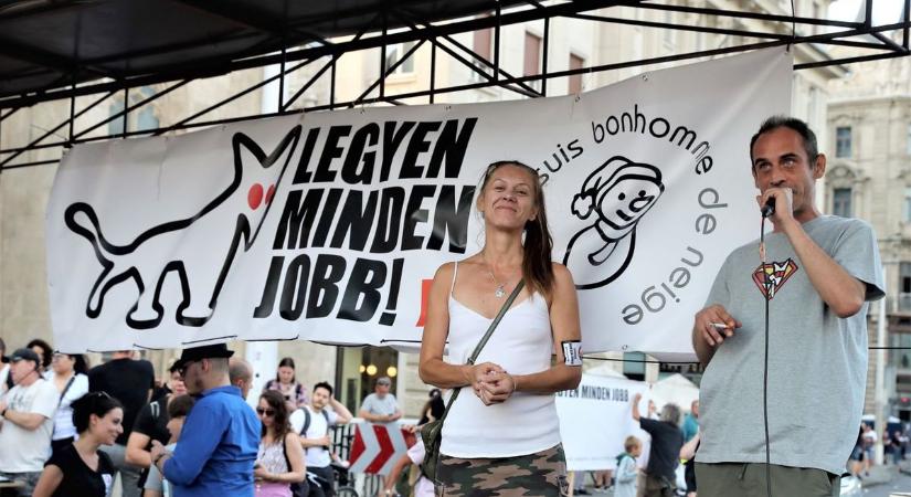 Reagált a Fidesz a Kétfarkúak kutyakomédiájára