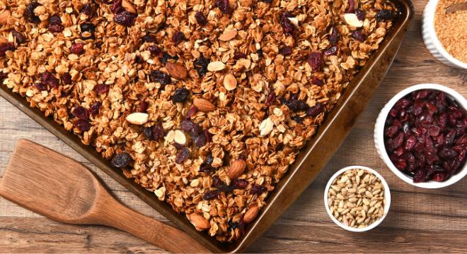 Ropogós granola – a legjobb kényeztető reggeli egészségesen