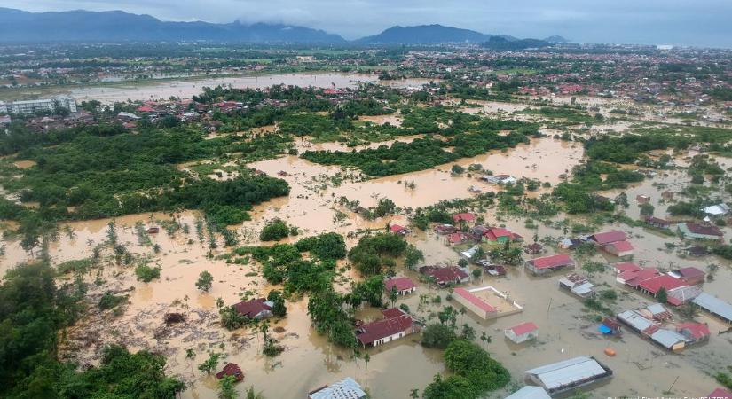 Már 26 ember vesztette életét a Szumátrát sújtó áradások és földcsuszamlások következtében