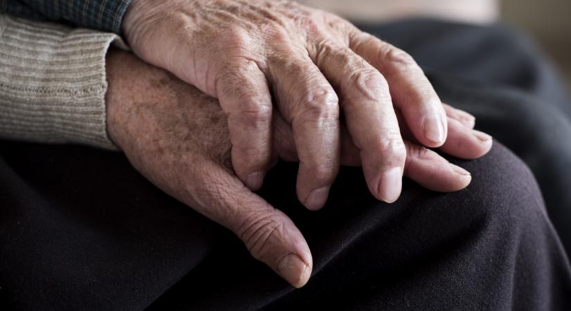 100 évesen feleségül veszi szerelmét a világháborús veterán