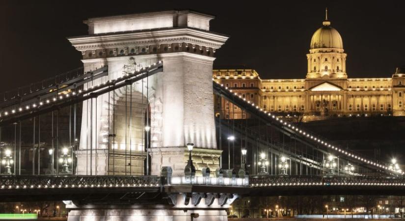 A híd, amely egyesítette Budapestet