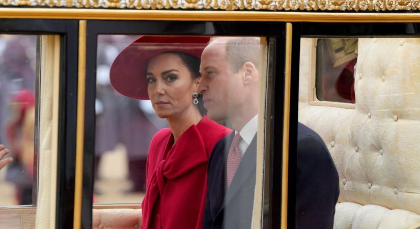 Újabb aggasztó jel: Katalin hercegné nem viseli jegygyűrűjét a Photoshopolt képen