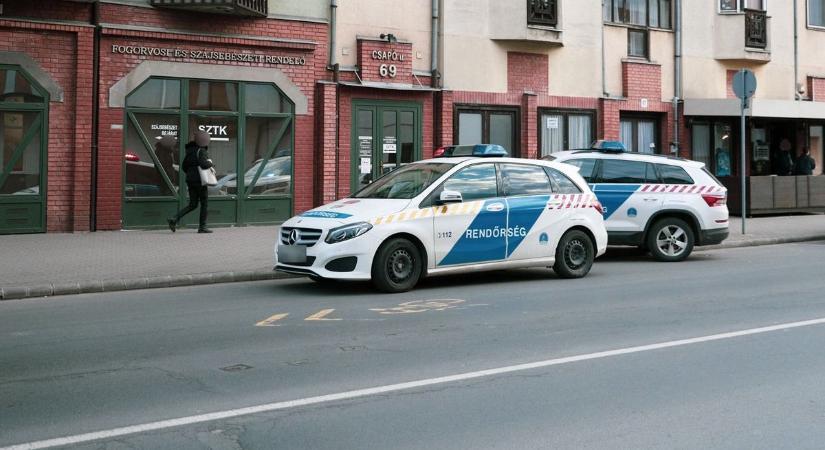Kocsmai verekedés a debreceni belvárosban, kivonultak a rendőrök – fotókkal
