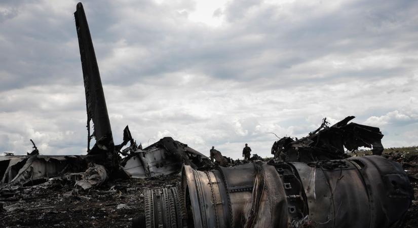 Videón a pillanat, amikor lezuhan az Il-76-os orosz katonai szállítógép