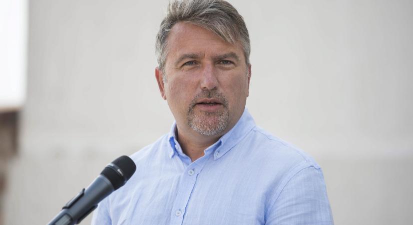 Bejelentette visszavonulását Tihany fideszes polgármestere