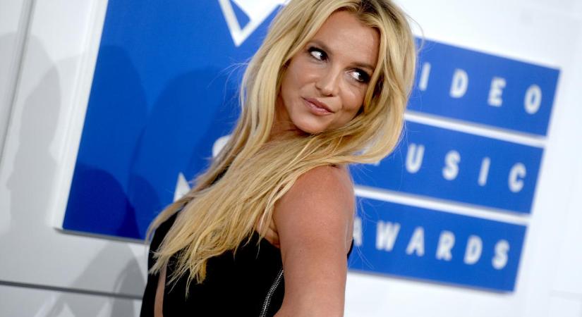 Britney Spears teljesen elkattant és meztelen fotókat kezdett megosztani magáról: nézze meg gyorsan, mielőtt törli őket!