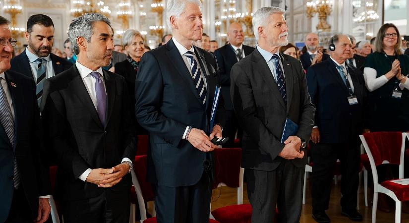 Bill Clinton: a csehek, a lengyelek és a magyarok megérdemlik a szabadságot