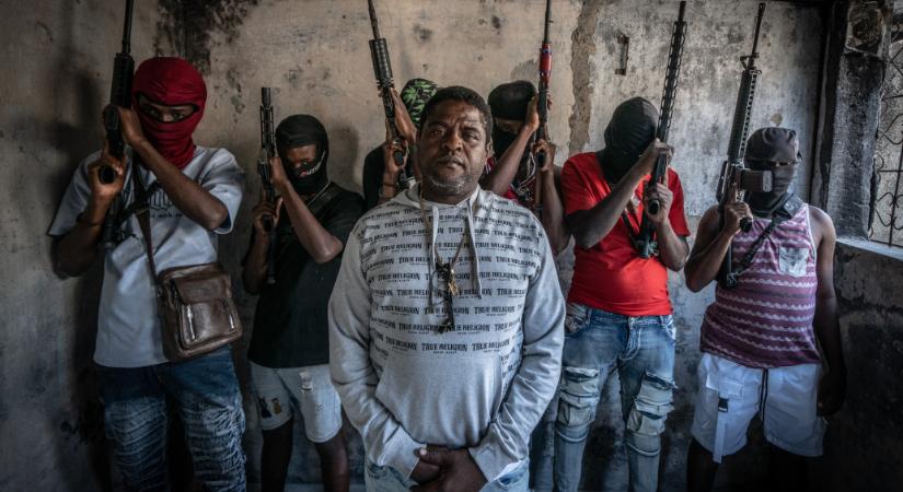 A főváros négyötödét ellenőrzik, de a bandák még több hatalmat akarnak a káoszba süllyedt Haitin